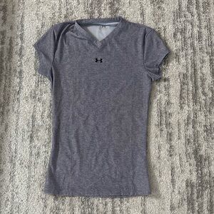 Gray underarmour v-neck